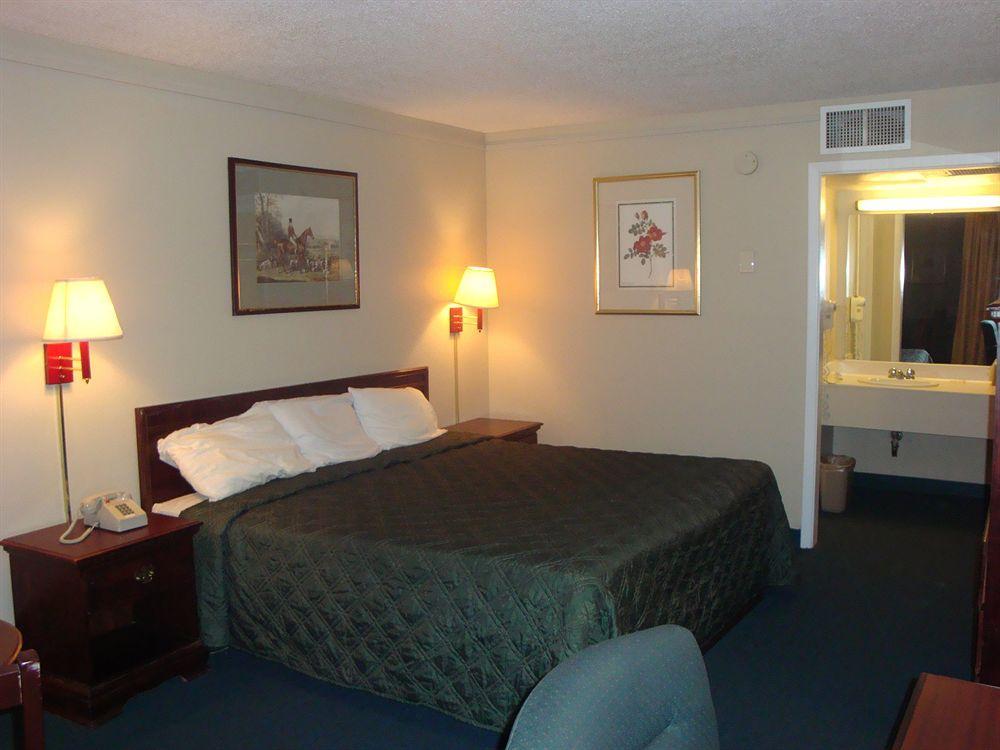Econo Lodge Asheboro Buitenkant foto